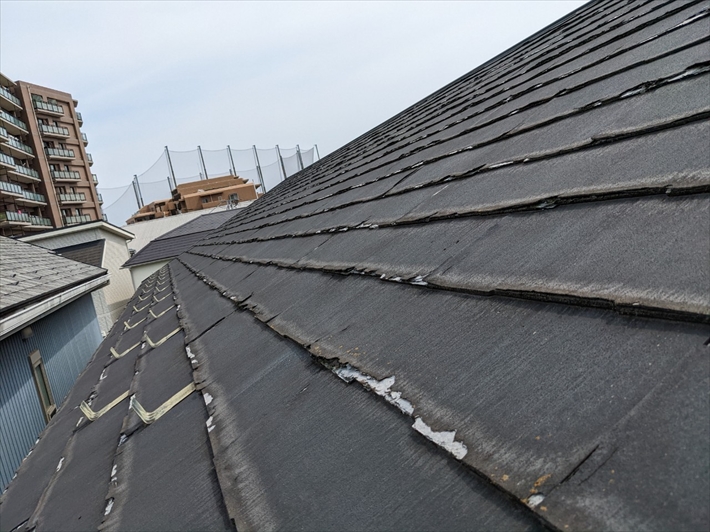 府中市四谷にて屋根の点検、屋根材にはニチハパミールが使用されておりました